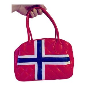 NEW Vintage 1990s Laila Essence of Norway Quilted Red Bag